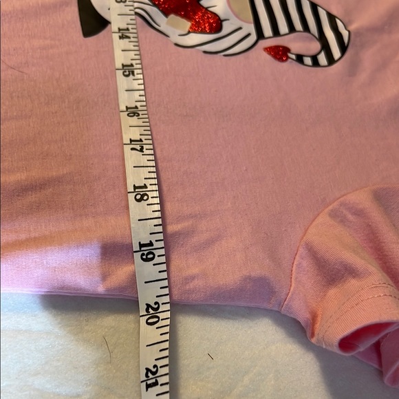 Pink Graphic Short Sleeve Tee Gnomes and Hearts Sz M - Picture 4 of 5